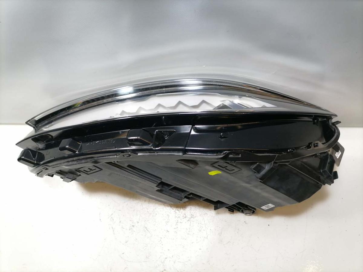 VW Passat B9 original Scheinwerfer links LED Bj.2024